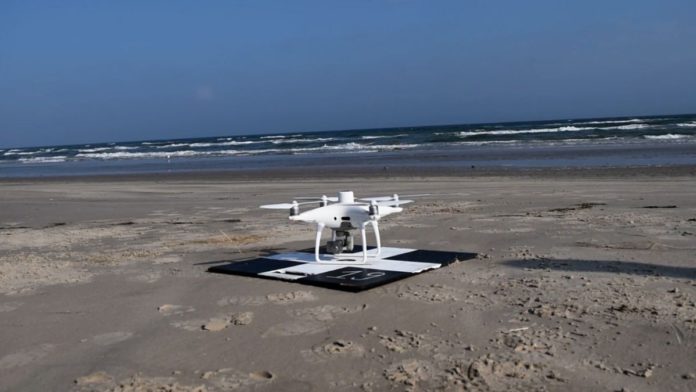 Machine learning drones marine litter