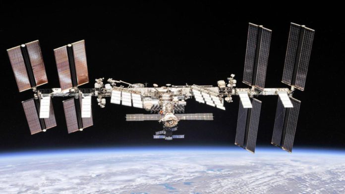 SpaceX, Northrop Grumman to resupply the ISS