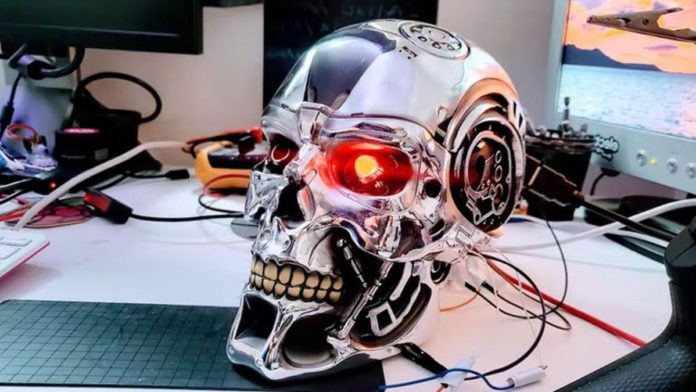 Raspberry Pi recreates T-800 Terminator Skull