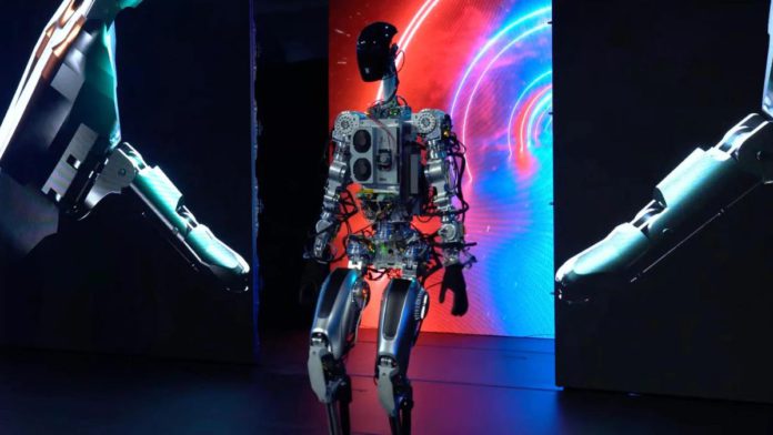 Elon Musk unveils Optimus prototype at Tesla AI Day 2022