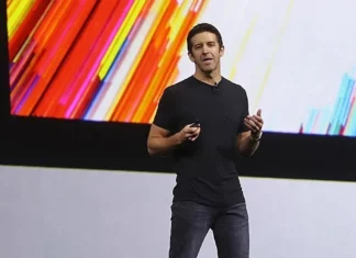 Tim Cook steps down as Apple CEO